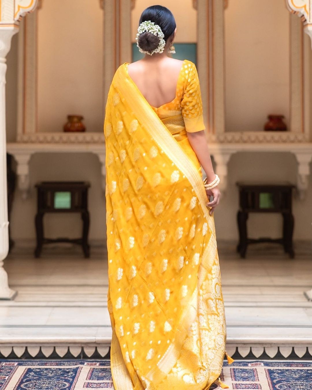 Beautiful Lichi Silk Saree With Jacquard Work